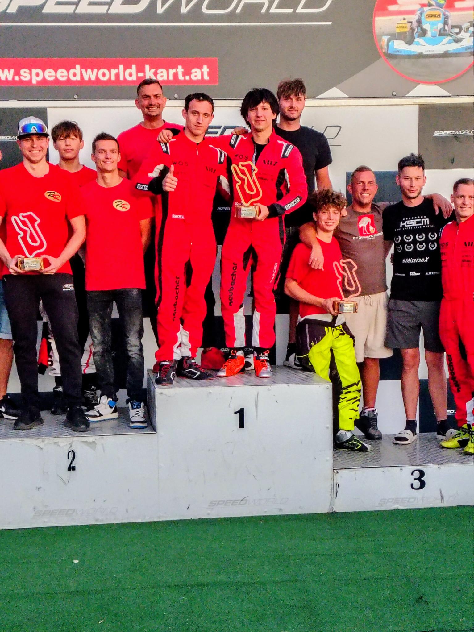 Leon Schmied auf dem Podium – AOM Speedworld Bruck 2026